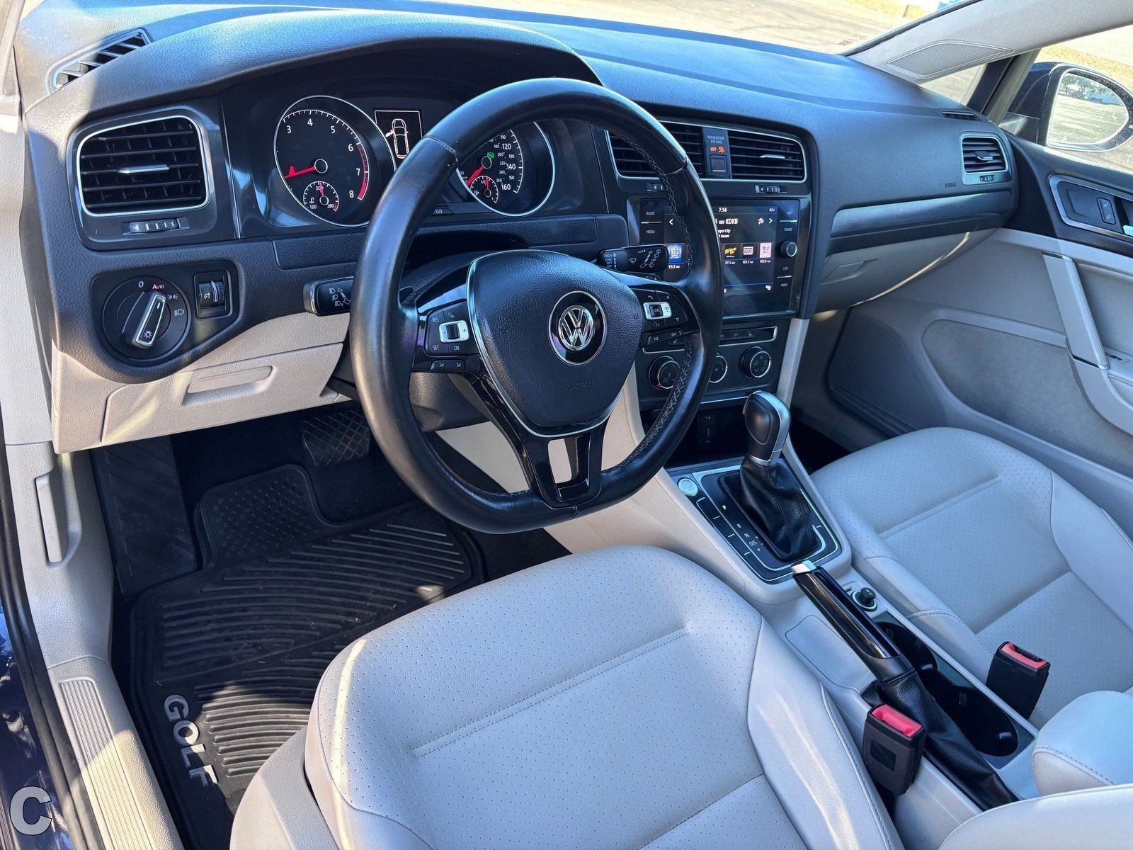 Used 2018 Volkswagen Golf SE FWD image 15