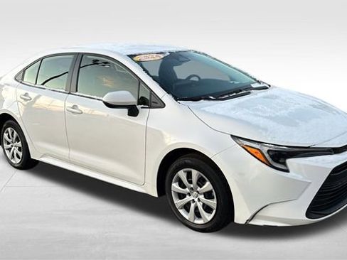 Used 2024 Toyota Corolla LE image 28