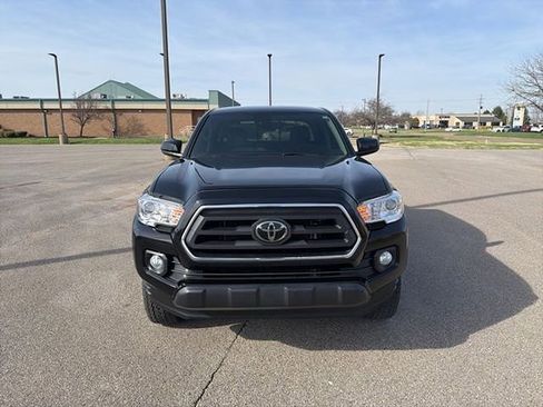 Certified 2022 Toyota Tacoma SR5 image 8