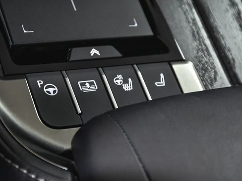 Used 2022 Lexus LS 500h AWD w/ Luxury Package image 39