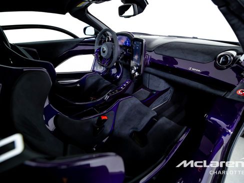 Used 2019 McLaren Senna RWD image 21