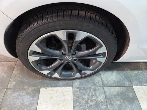 Used 2018 Buick Cascada Premium image 20