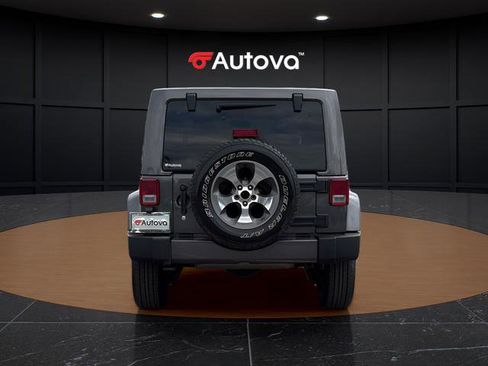 Used 2017 Jeep Wrangler Unlimited Sahara w/ Connectivity Group AWD/4WD image 4