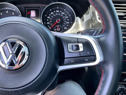 Used 2019 Volkswagen GTI SE FWD image 24