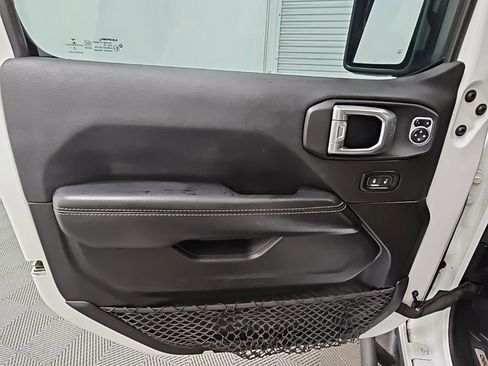 Used 2021 Jeep Wrangler Unlimited Sahara image 29