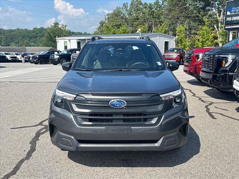 Used 2025 Subaru Forester w/ Convenience Package #1 AWD/4WD image 2