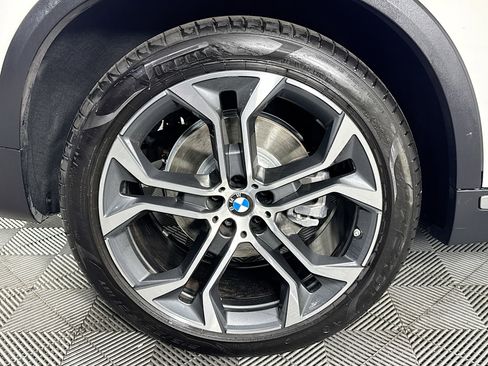 Used 2022 BMW X5 sDrive40i w/ Premium Package image 32