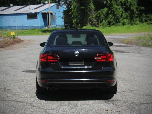 Used 2012 Volkswagen Jetta GLI Autobahn FWD image 5