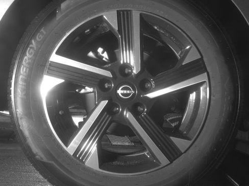 Used 2025 Nissan Sentra SV image 15