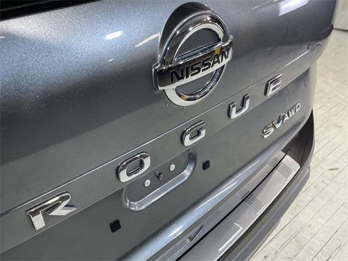 Used 2021 Nissan Rogue SV w/ Premium Package image 10