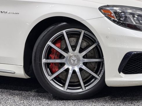 Used 2015 Mercedes-Benz S 63 AMG 4MATIC Sedan w/ Driver Assistance Package image 4