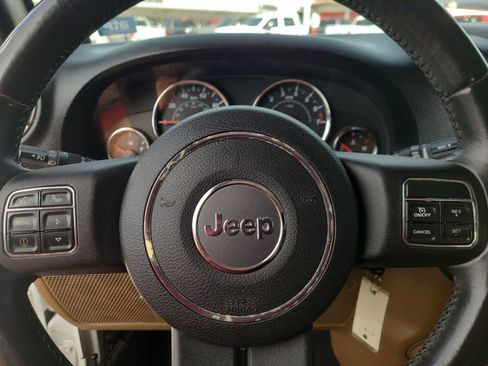 Used 2012 Jeep Wrangler Unlimited Sahara w/ Connectivity Group image 23