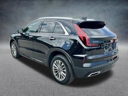 Used 2025 Cadillac XT4 Premium Luxury FWD image 8