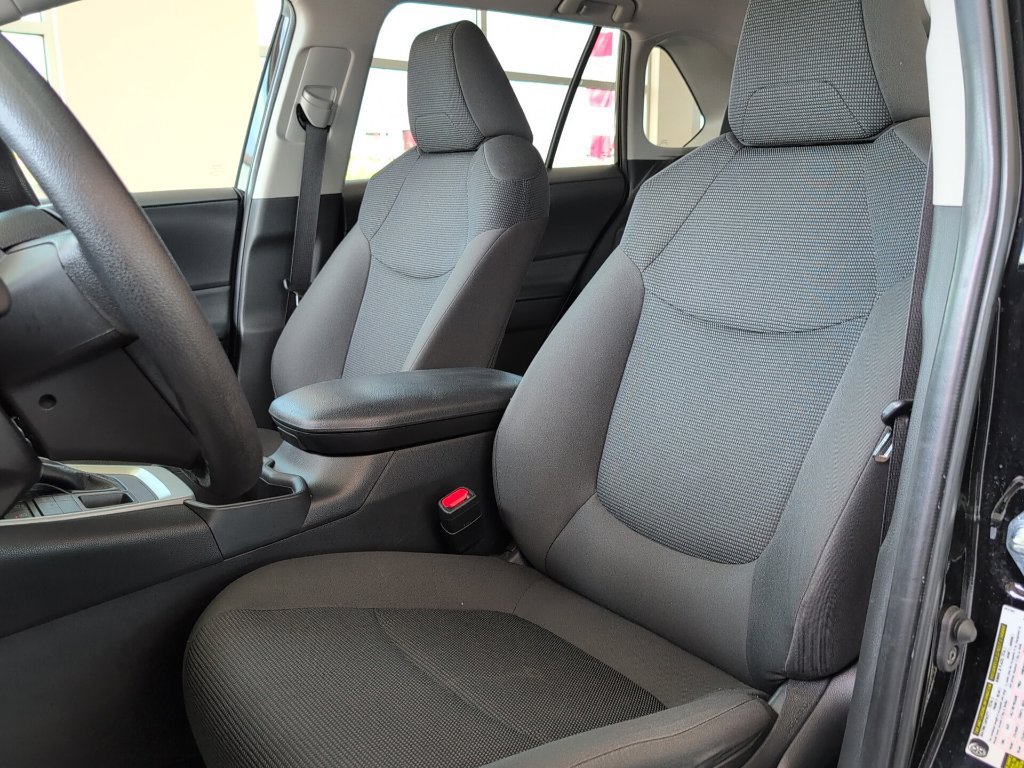 Used 2024 Toyota RAV4 LE AWD/4WD image 12