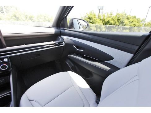 Certified 2025 Hyundai Santa Cruz SEL FWD image 11