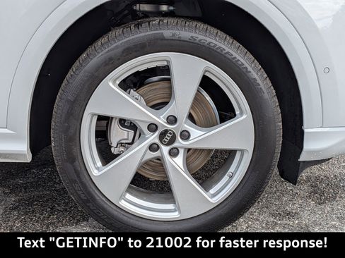 Certified 2025 Audi Q5 Premium Plus image 13