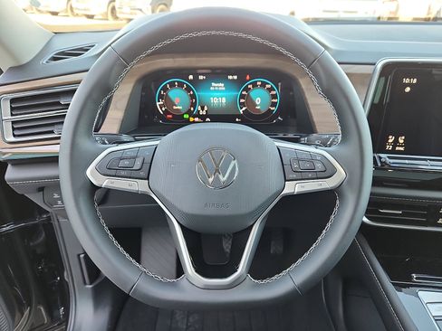 New 2026 Volkswagen Atlas SE FWD image 16