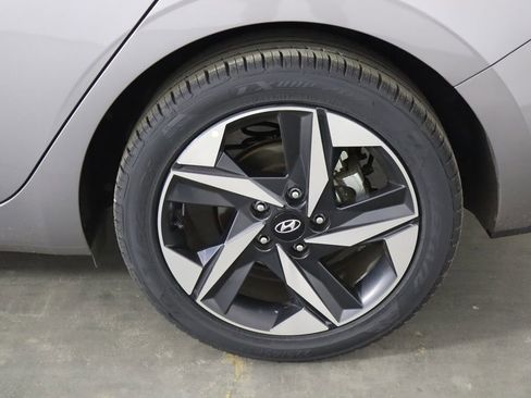 Used 2023 Hyundai Elantra SEL w/ Convenience Package FWD image 40