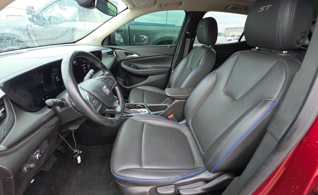 Used 2025 Buick Encore GX Sport Touring w/ Experience Buick Package FWD image 11