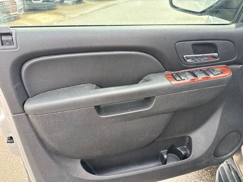 Used 2010 Chevrolet Avalanche LT AWD/4WD image 20