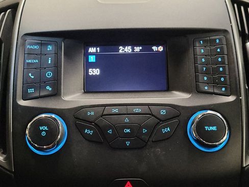 Used 2019 Ford Edge SE image 25