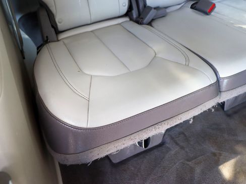 Used 2017 Chrysler Pacifica Touring-L FWD image 19