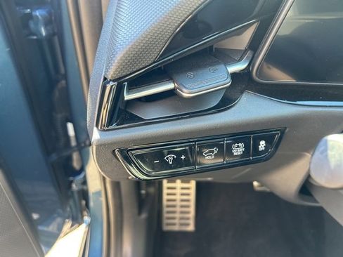 Used 2023 Kia Niro SX Touring image 20