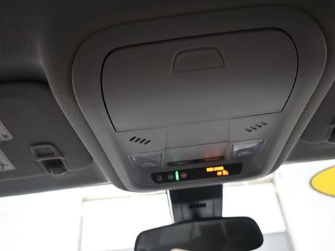 Used 2020 Chevrolet Equinox LT image 12