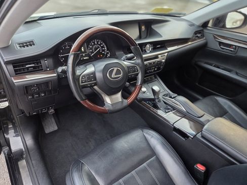 Used 2017 Lexus ES 350 w/ Luxury Package image 13