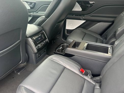 New 2026 Lincoln Aviator Reserve w/ Luxury Package RWD image 11
