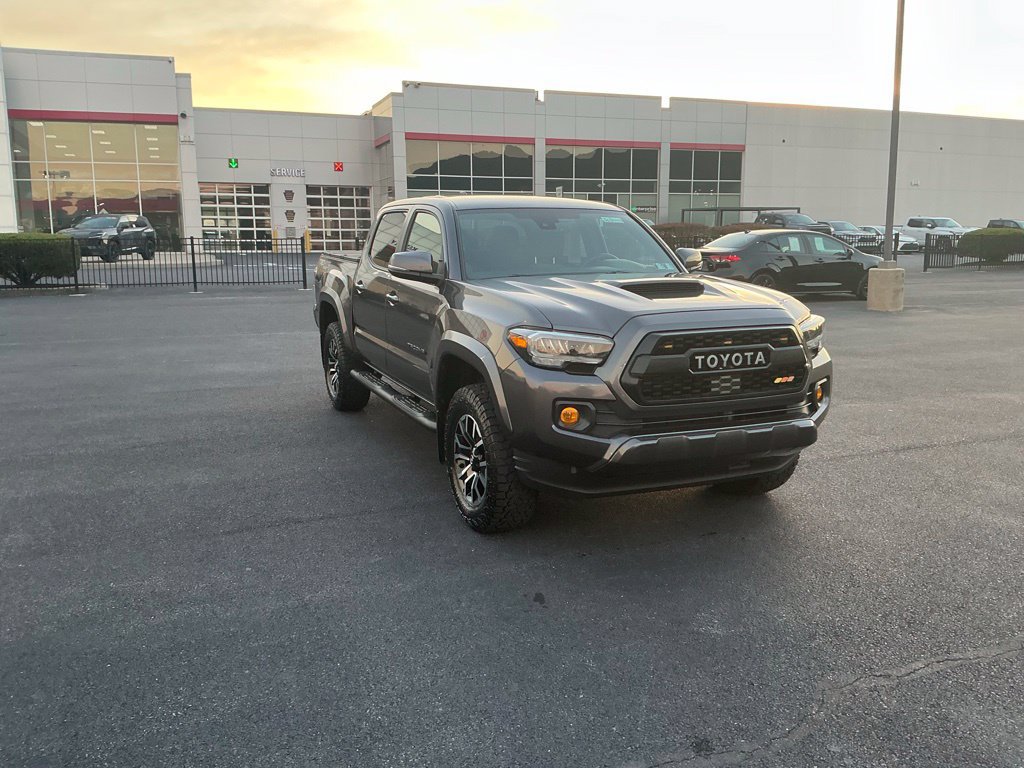 Certified 2022 Toyota Tacoma TRD Sport AWD/4WD image 3