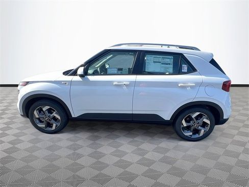 New 2025 Hyundai Venue SEL image 4