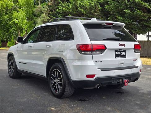 Used 2018 Jeep Grand Cherokee Trailhawk AWD/4WD image 4