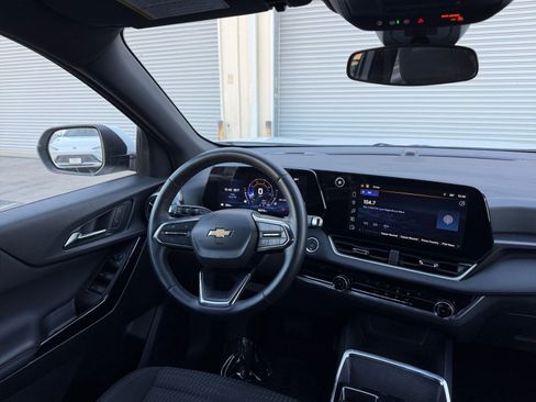 Used 2025 Chevrolet Equinox LT image 34