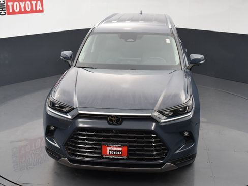 Used 2025 Toyota Grand Highlander AWD Hybrid image 32
