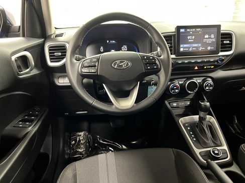 Used 2023 Hyundai Venue SEL FWD image 14