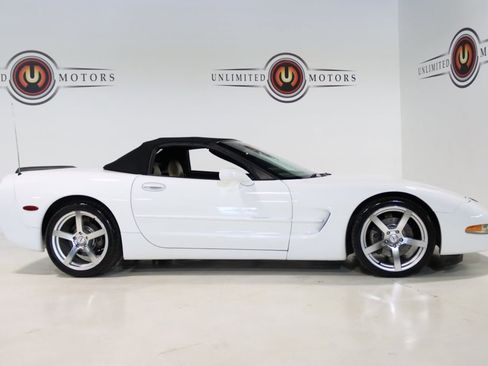 Used 2004 Chevrolet Corvette w/ Preferred Equipment Group image 29