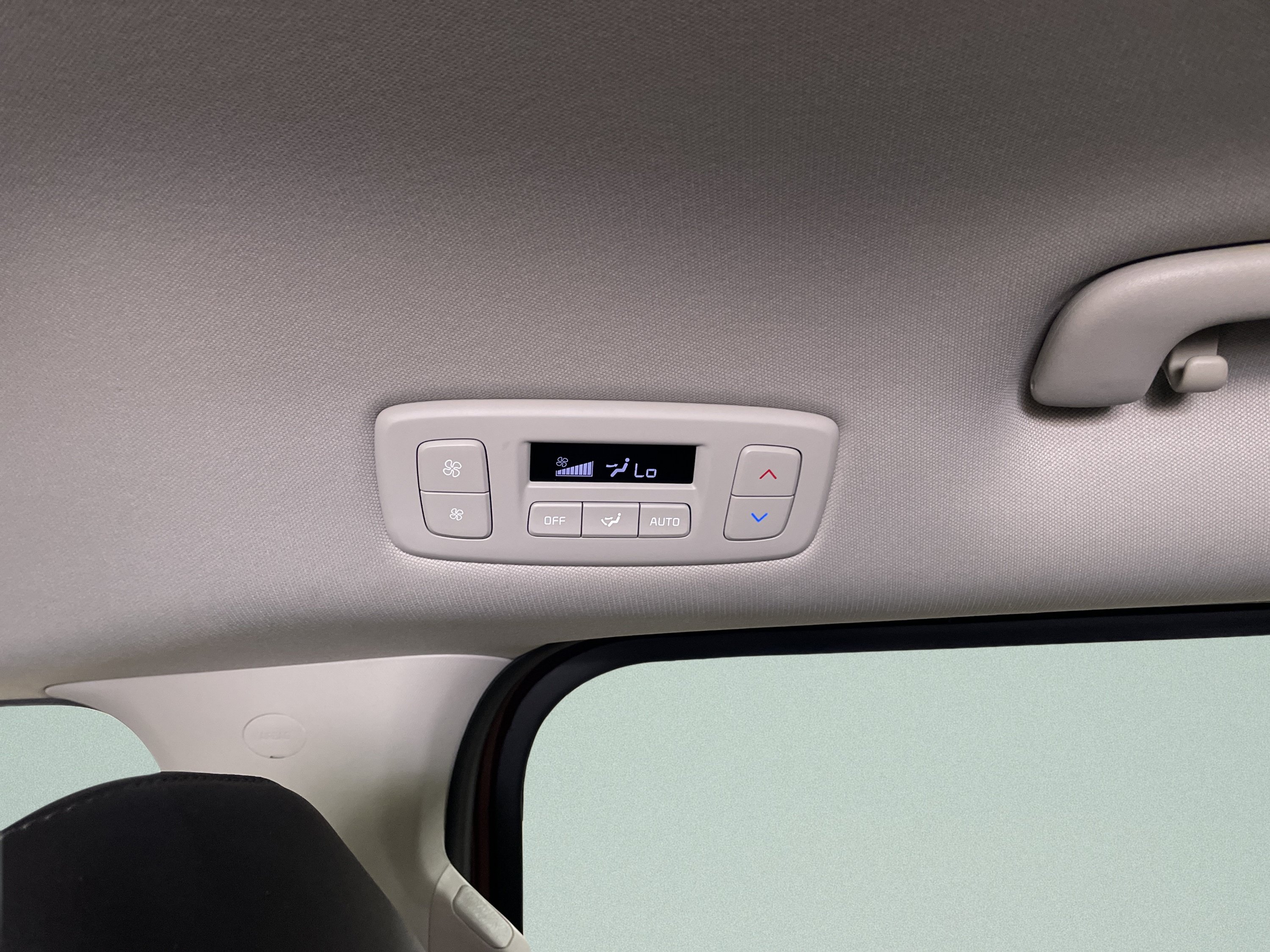 Used 2026 Kia Carnival FWD image 14