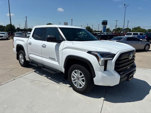 Used 2026 Toyota Tundra SR5 w/ SR5 Premium Package AWD/4WD image 9