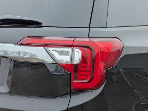 Used 2023 GMC Acadia Denali w/ Black Diamond Edition image 19