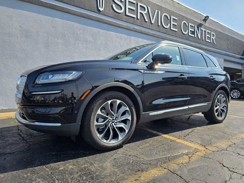 Used 2022 Lincoln Nautilus Reserve w/ Equipment Group 201A image 5