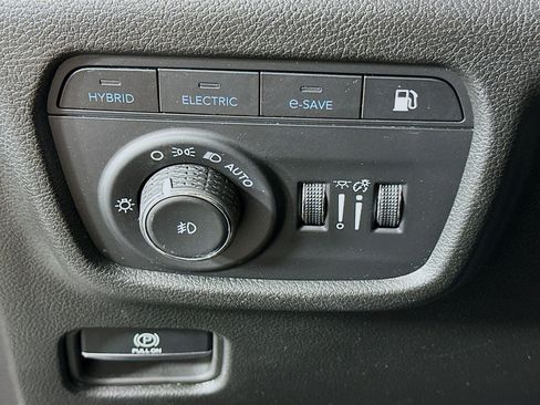 Used 2022 Jeep Grand Cherokee Limited 4xe AWD/4WD image 17
