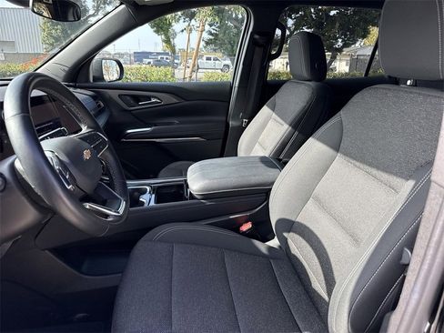 Used 2024 Chevrolet Traverse LT image 15