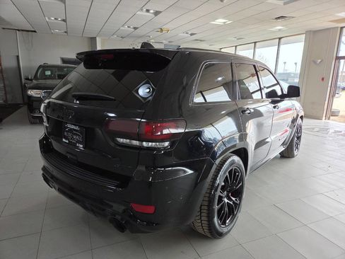 Used 2017 Jeep Grand Cherokee SRT image 9