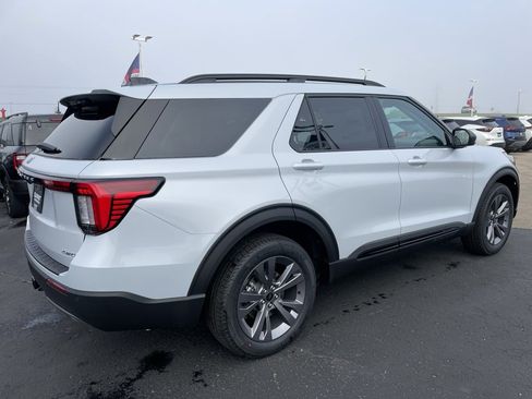 New 2026 Ford Explorer Active image 4