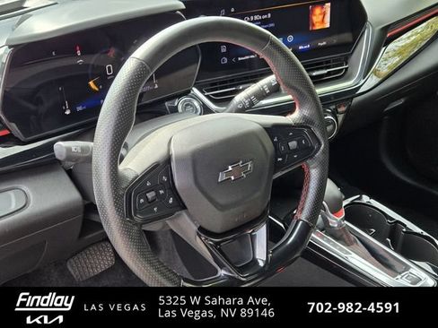 Used 2025 Chevrolet Trax RS w/ Sunroof Package FWD image 24