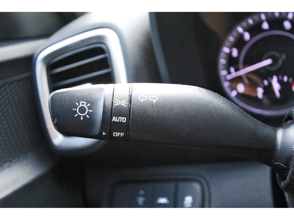 Used 2021 Hyundai Venue SE FWD image 20