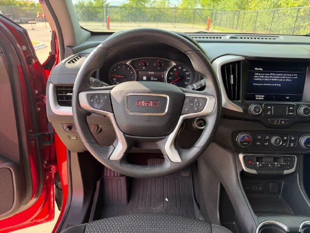 Used 2024 GMC Terrain SLE w/ Driver Convenience Package FWD image 16