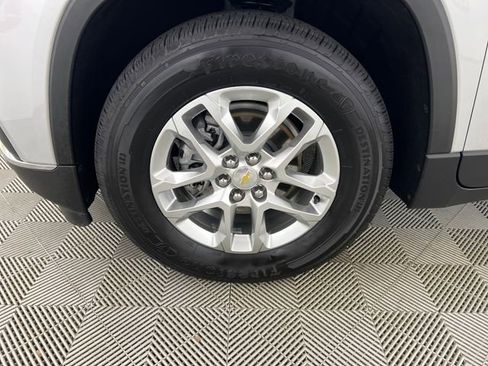 Used 2021 Chevrolet Traverse LT image 26