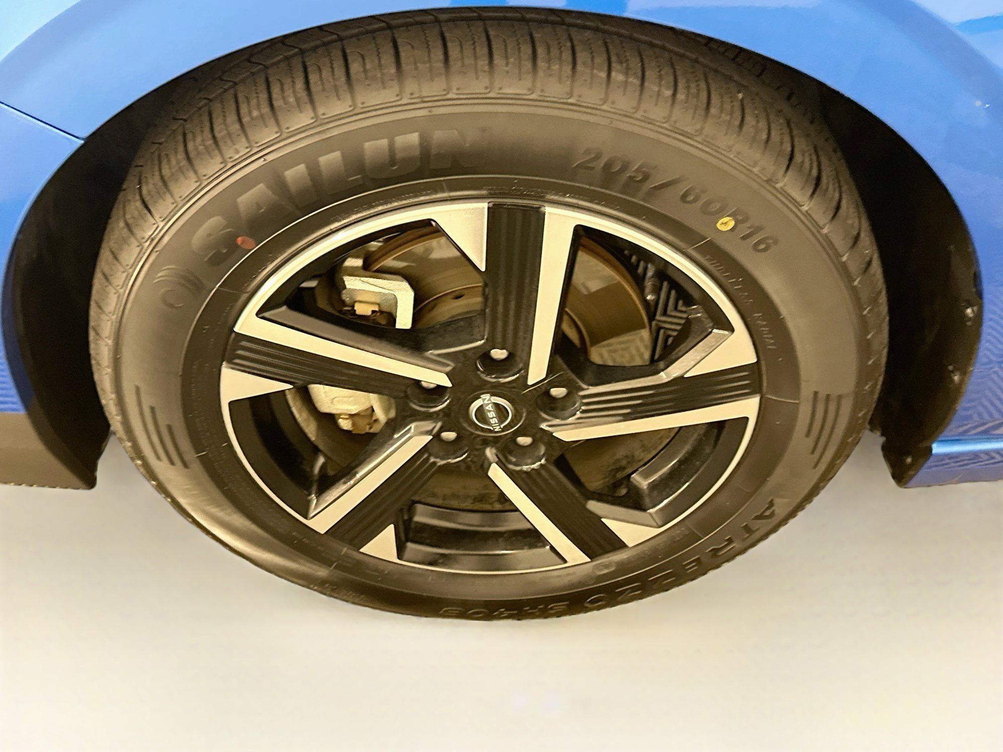 Used 2024 Nissan Sentra SV FWD image 11